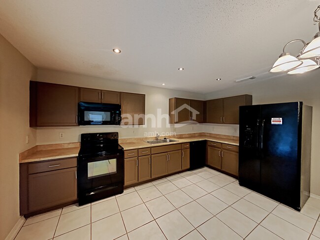 8319 Tavern Point, San Antonio, TX 78254 - photo 3