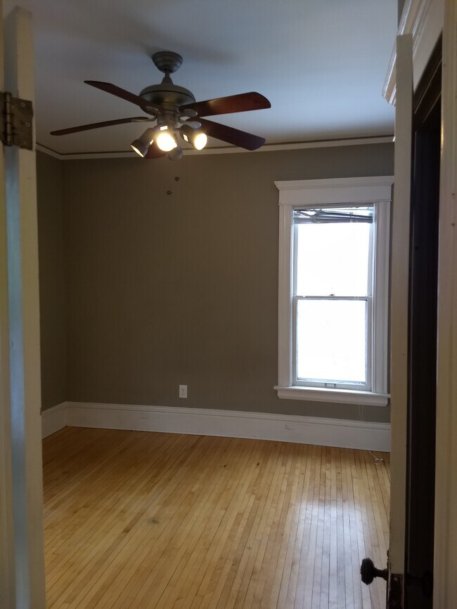 1411 Girard Ave N Unit 2, Minneapolis, MN 55411