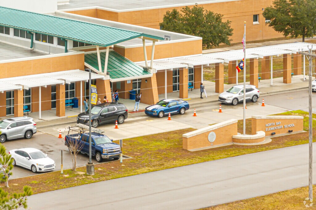 North Bay Elementary School maintains an A- grade on Niche.