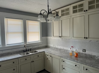 3909 Southern Pkwy Unit 2, Louisville, KY 40214