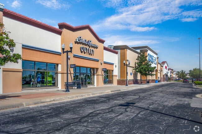 New Market Square is a short drive away from Avalon Park.