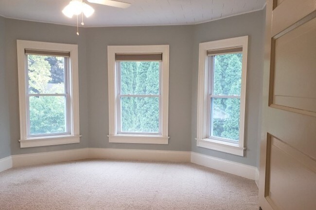 454 W Wisconsin Ave unit 2, Oconomowoc, WI 53066 - photo 6