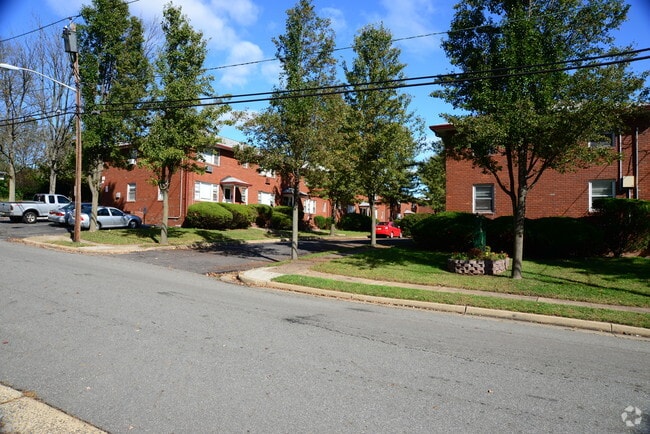 Woodside Apartments, Edison, NJ 08817 - photo 7