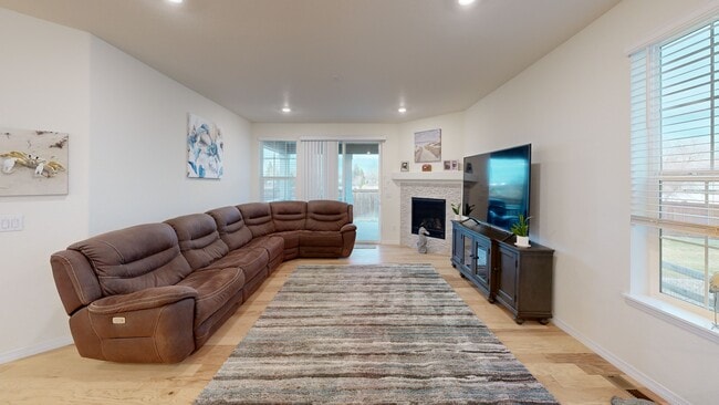 2464 Tyrrhenian Cir, Longmont, CO 80504 - photo 2