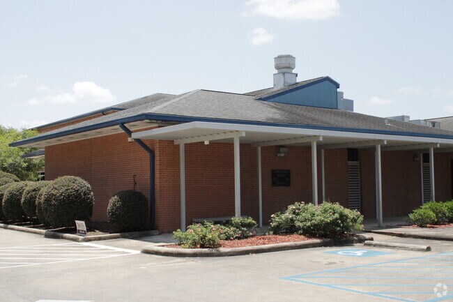 Scotlandville Middle Pre-Engineering Academy offers STEM programs.