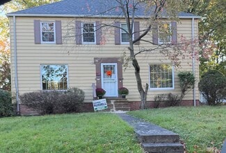 874 Ravine Dr, Cleveland Heights, OH 44112