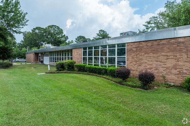 Casey Elementary School is a public school in North Jackson.