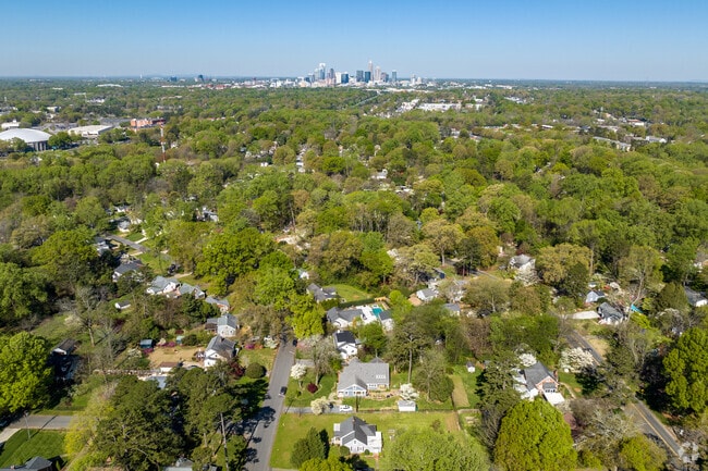 Commonwealth Park offers views of Uptown Charlotte from tree-lined streets.