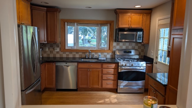 178 S Milton Ave, Glen Ellyn, IL 60137 - photo 2