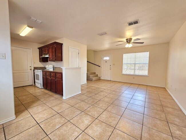 813 W Arroyo Park Ln unit C, Harlingen, TX 78550 - photo 5