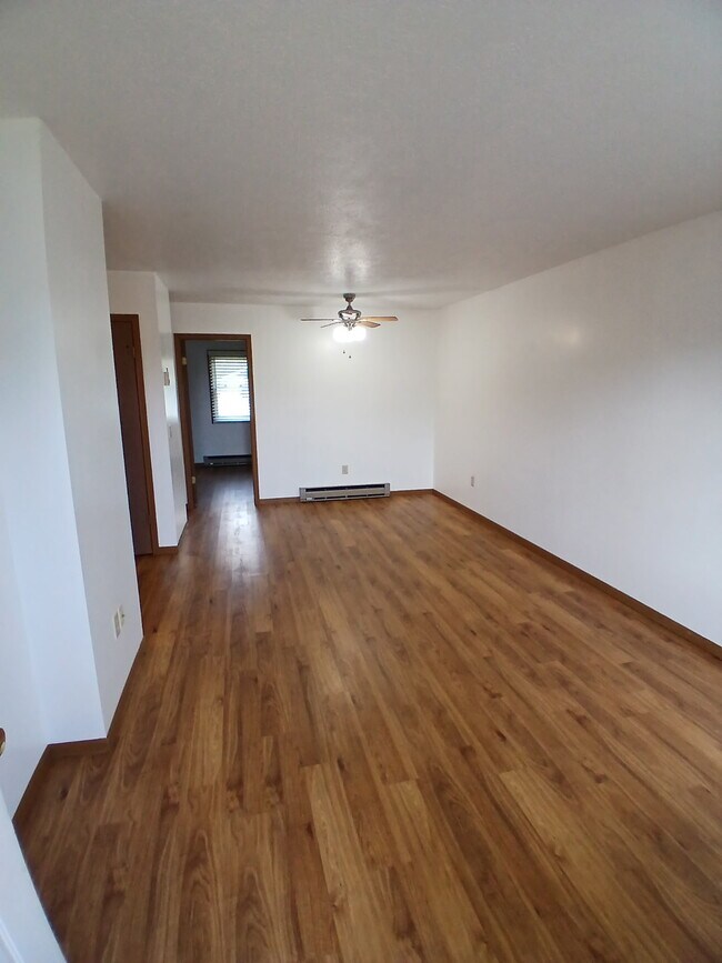 1323 Spring Village Dr unit 4, Ontario, OH 44906 - photo 3