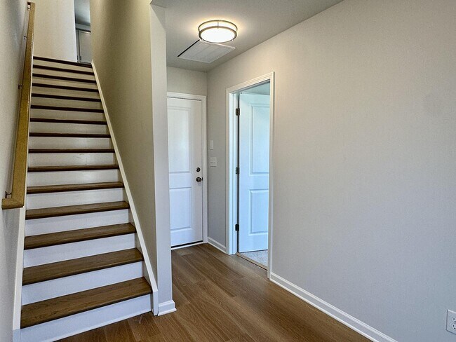 246 Ferebee Place unit 72, Charlotte, NC 28213 - photo 5