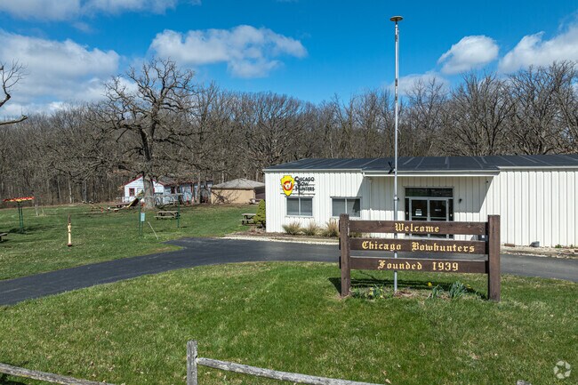 The Chicago Bow Hunters archery club was founded in 1939.
