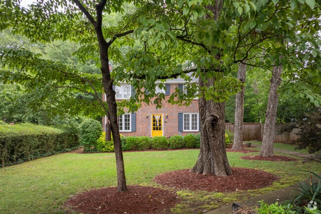 Cobbham has several colonial revival style homes throughout the neighborhood.