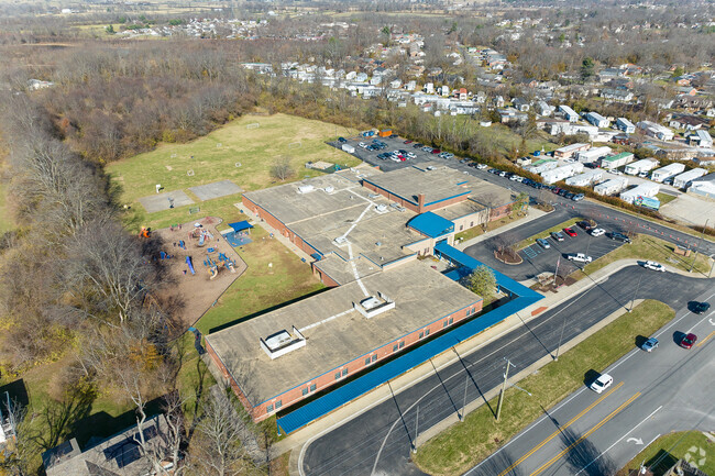 The student population of Simmons Elementary School is 398 and the school serves PK-5.