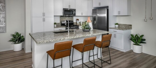 2410 Walker St unit 36035477, Rialto, CA 92377 - photo 4