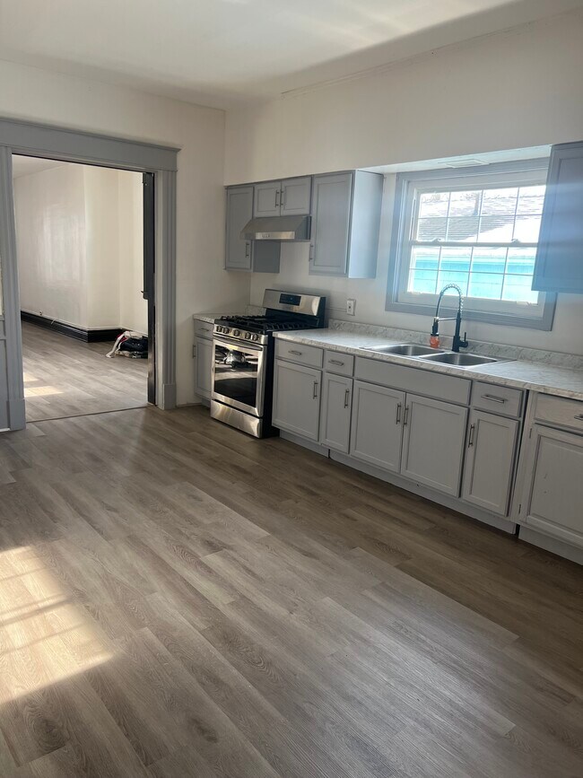 40 Moselle St unit 2, Buffalo, NY 14211 - photo 5