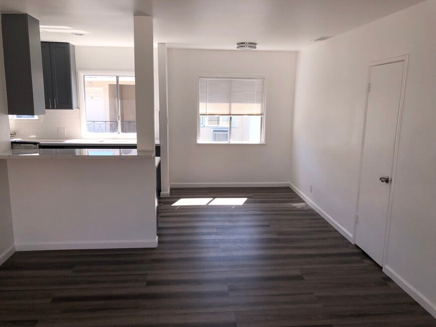 1136 S Holt Ave unit 2, Los Angeles, CA 90035 - photo 1