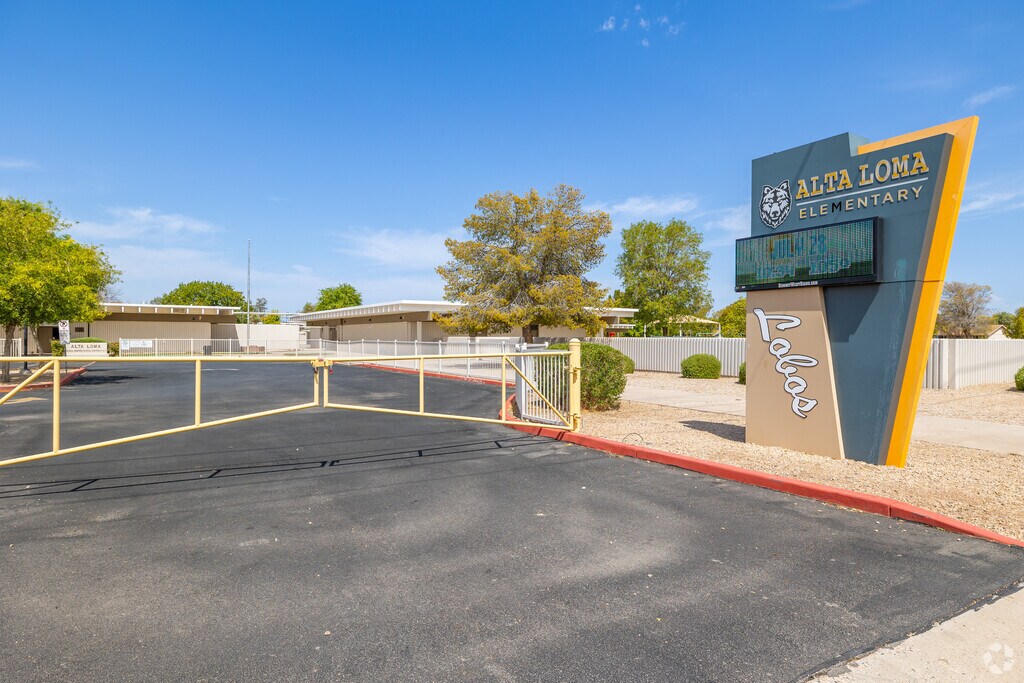 Alta Loma School, Rankings & Reviews