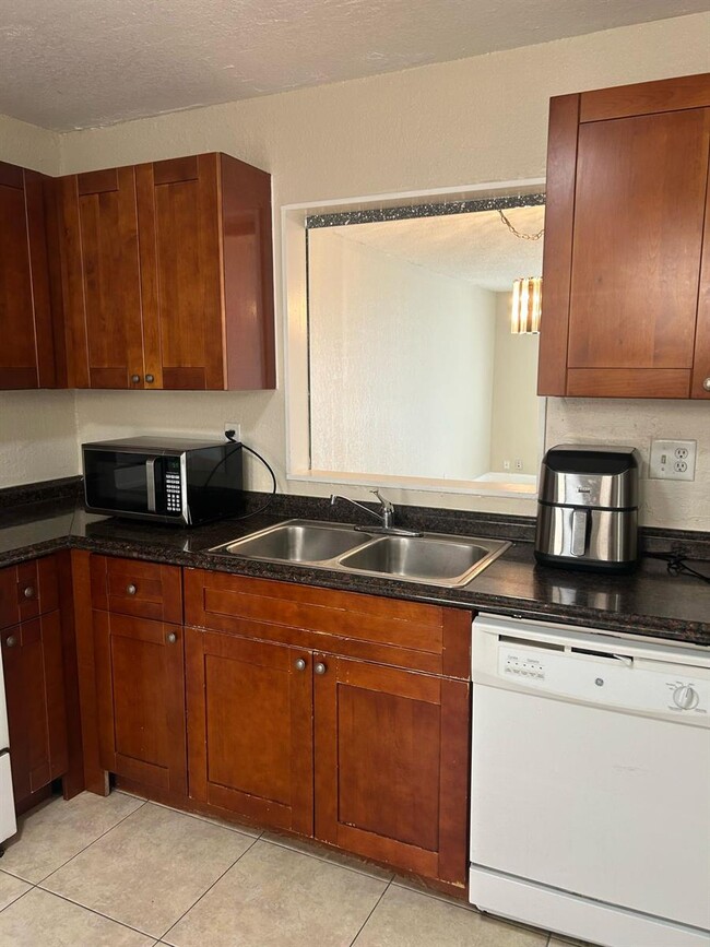 403 NW 68th Ave, Plantation, FL 33317