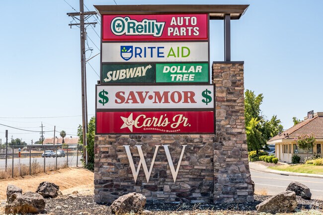 Retail stores and restaurants in Branstetter are located on Market Street.