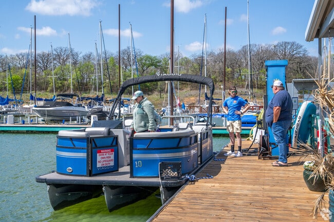 Boating on Grapevine Lake is a favorite activity for Emerald Bay residents.