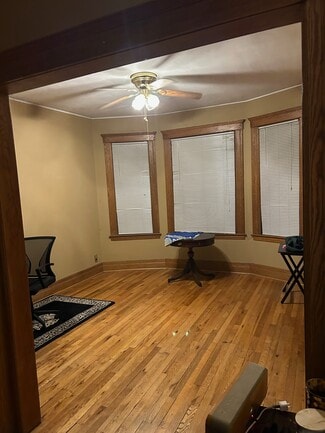 1075 Lakepointe St Unit 1075, Grosse Pointe Park, MI 48230
