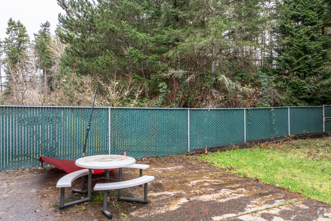 Brightmont Academy - Sammamish patio.