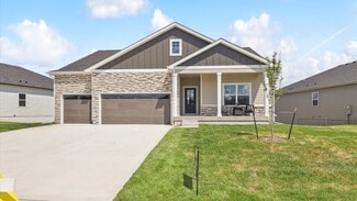 615 NW Concord Ln, Waukee, IA 50263