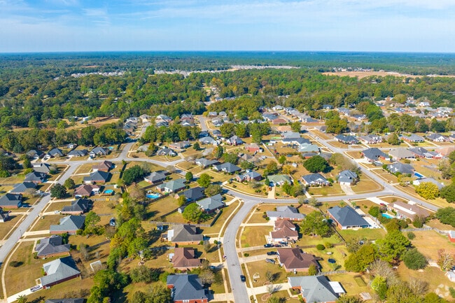 Baker’s winding streets weave past mid-century and modern homes.