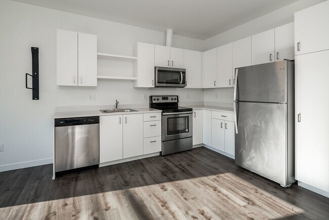 54 Woodstock Apartments~ Great Location ~Vibrant Neighborhood, Portland, OR 97206 - photo 6