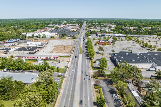 There are plenty of shopping options along Winchester Rd in Hickory Hill.