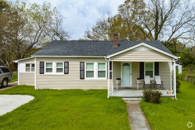 Ranch style homes are quite common throughout the Clemson area.