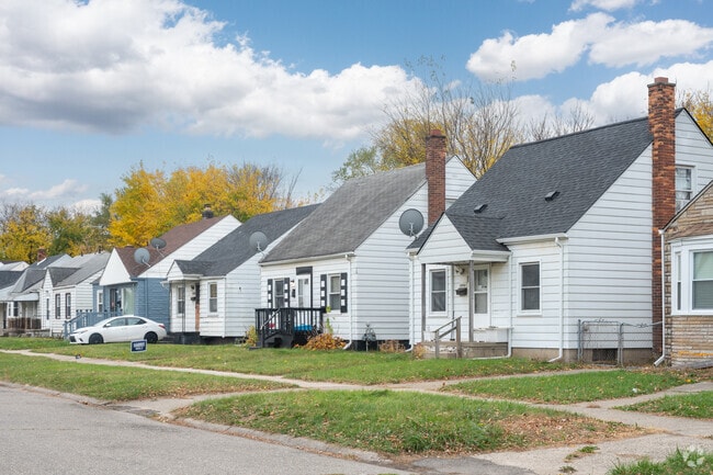 Cape-cods are a common type of houses in Nolan neighborhood.