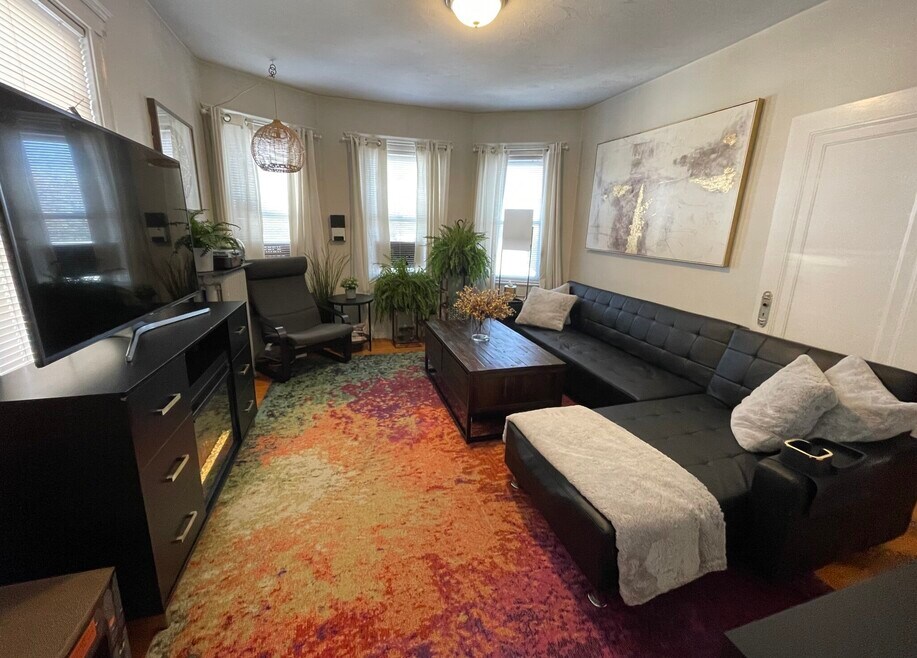 21 Main St unit 3, Somerville, MA 02145 - photo 1