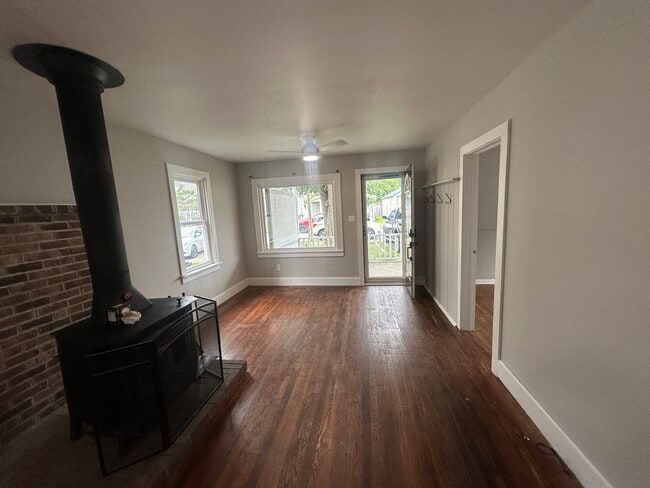 410 Abney St, Saint Albans, WV 25177 - photo 2