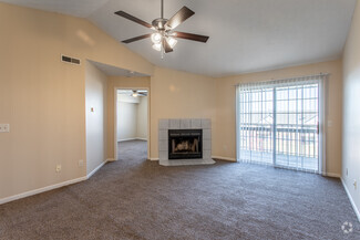 102 Crystal Point Dr, Dayton, OH 45459