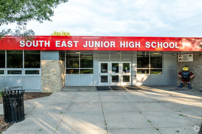 South East Junior High is the largest middle school in Iowa City.