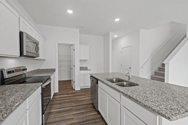 110 Stonebrook Dr unit 36494746, Hutto, TX 78634 - photo 5