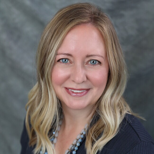 KRISTIN POHLSCHNEIDER