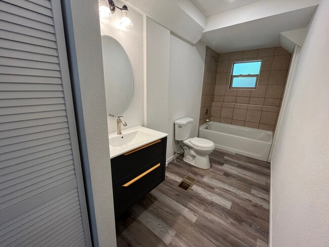 3500 Kyle Ave N unit A, Minneapolis, MN 55422 - photo 7