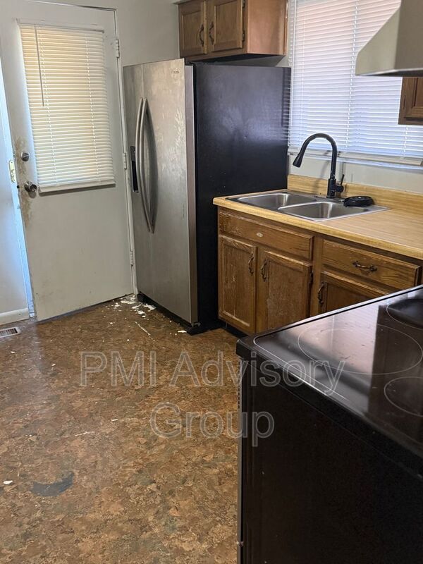 1817 SW 71st Terrace, Topeka, KS 66619 - photo 2