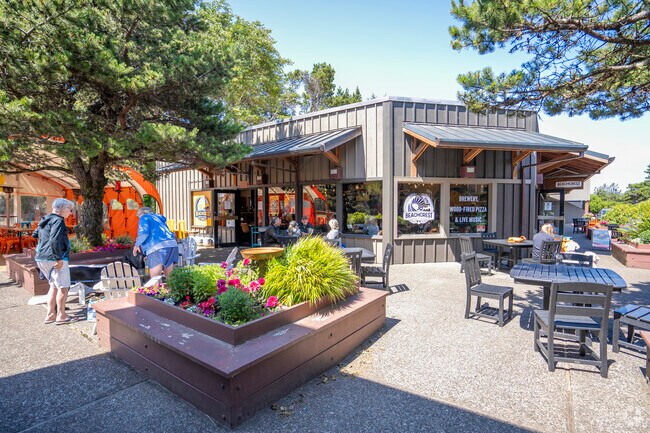 Beachcrest Brewing Company has a lot of good draft beers and delicious pizza.