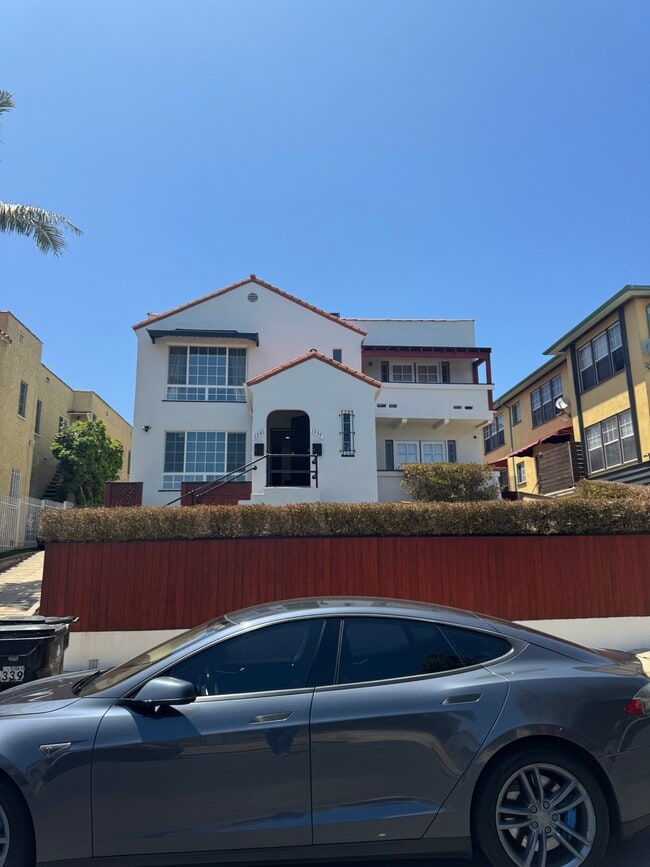 beautiful remodeled duplex both units available