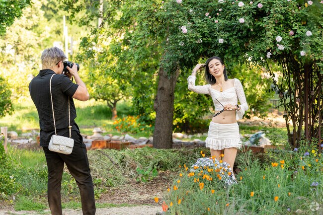 Visit Arlington Garden a beautiful lush garden, used for filming & photo shoots.