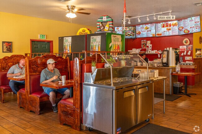 Los Gordos has burritos and tacos available near Saratoga.