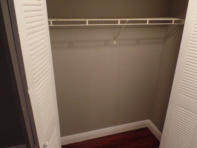 2881 N Oakland Forest Dr unit 110, Oakland Park, FL 33309 - photo 6