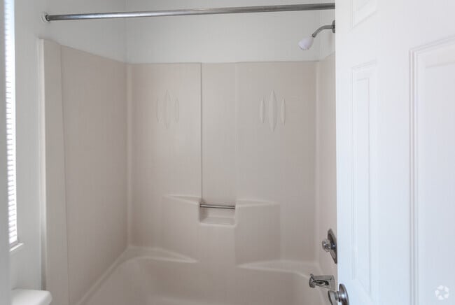 Bristol Square, Indianapolis, IN 46229 - photo 3