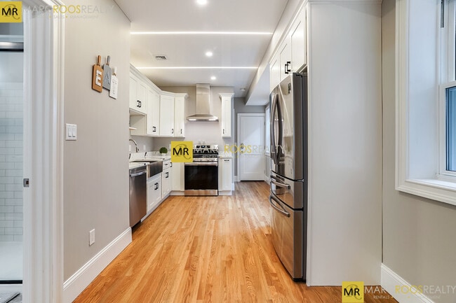 191 Babcock St unit 2, Brookline, MA 02446 - photo 5