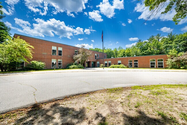 Welcome to Edna Libby Elementary School, located in Standish, Maine.